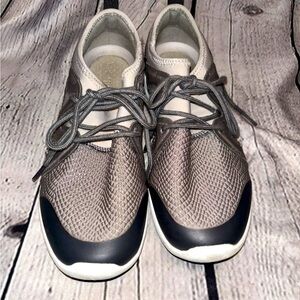 Vionic Sky Storm Gray Active Sneaker Lace Up Everyday Walking Women’s Size 9.5